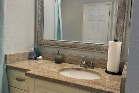 Immobilier commercial à vendre à Saint Petersburg, Floride: 226.31 m2 № 2238309 - photo 13