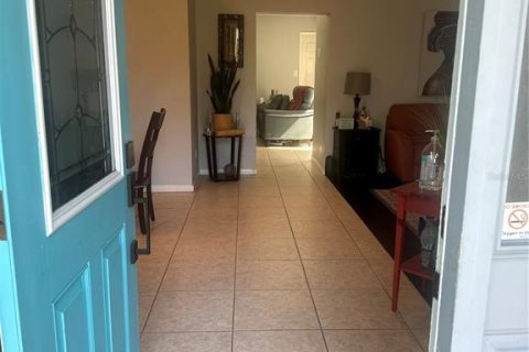 Immobilier commercial à vendre à Saint Petersburg, Floride: 226.31 m2 № 2238309 - photo 2