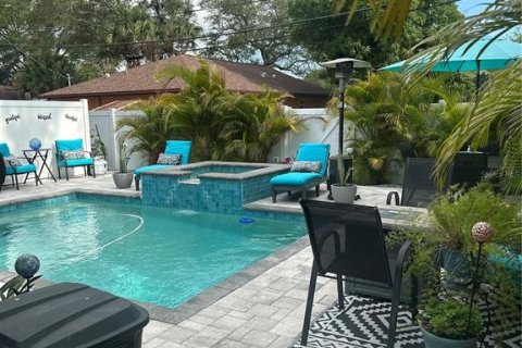 Immobilier commercial à vendre à Saint Petersburg, Floride: 226.31 m2 № 2238309 - photo 23