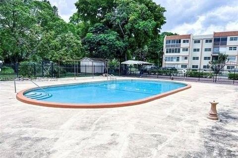 Condo in Lauderhill, Florida, 1 bedroom  № 1706775 - photo 25