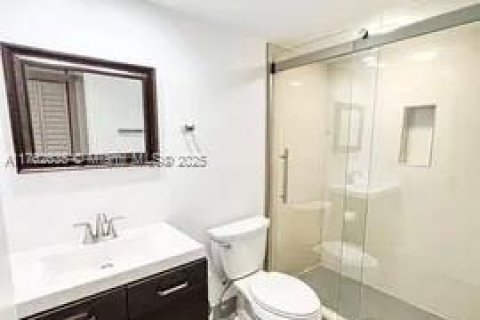 Condo in Lauderhill, Florida, 1 bedroom  № 1706775 - photo 14