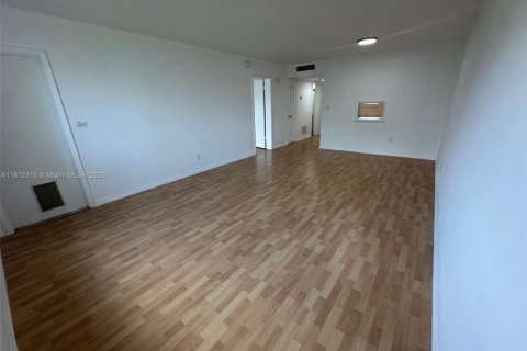 Condominio en venta en Miami, Florida, 1 dormitorio, 88.63 m2 № 1756801 - foto 18