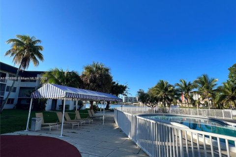 Condominio en venta en Miami, Florida, 1 dormitorio, 88.63 m2 № 1756801 - foto 6