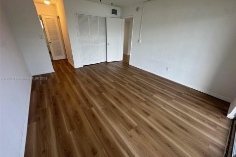 Condominio en venta en Miami, Florida, 1 dormitorio, 88.63 m2 № 1756801 - foto 17