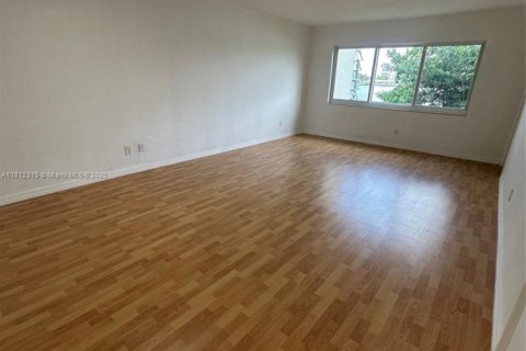 Condominio en venta en Miami, Florida, 1 dormitorio, 88.63 m2 № 1756801 - foto 14