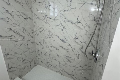 Condominio en venta en Miami, Florida, 1 dormitorio, 88.63 m2 № 1756801 - foto 23