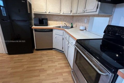 Condominio en venta en Miami, Florida, 1 dormitorio, 88.63 m2 № 1756801 - foto 11