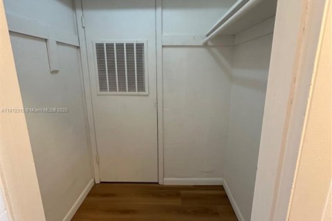 Condominio en venta en Miami, Florida, 1 dormitorio, 88.63 m2 № 1756801 - foto 21