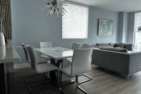 Condo in Miami, Florida, 2 bedrooms  № 1999076 - photo 4