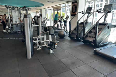 Condo in Miami, Florida, 2 bedrooms  № 1999076 - photo 25