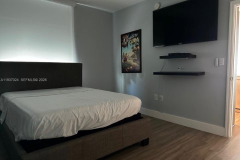 Condo in Miami, Florida, 2 bedrooms  № 1999076 - photo 9