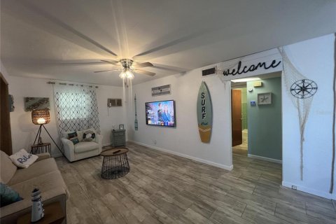 Casa en alquiler en Daytona Beach, Florida, 3 dormitorios, 121.24 m2 № 1915503 - foto 3