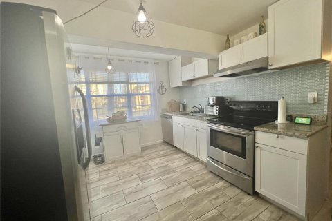 Casa en alquiler en Daytona Beach, Florida, 3 dormitorios, 121.24 m2 № 1915503 - foto 6