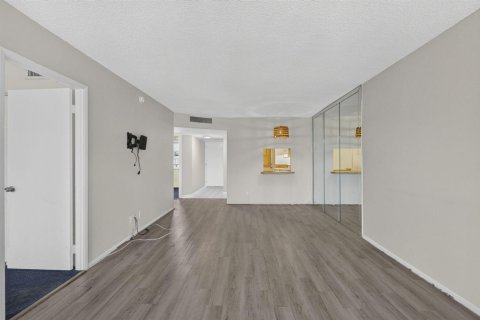 Condominio en venta en Fort Lauderdale, Florida, 2 dormitorios, 90.12 m2 № 2187644 - foto 5