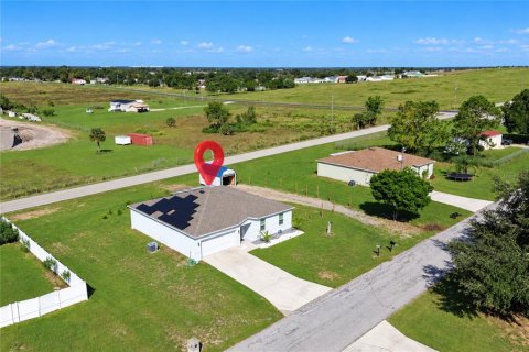 Villa ou maison à vendre à Haines City, Floride: 4 chambres, 174.1 m2 № 2414944 - photo 2