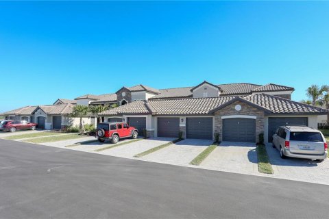 Condominio en alquiler en Bradenton, Florida, 2 dormitorios, 135.82 m2 № 212963 - foto 1