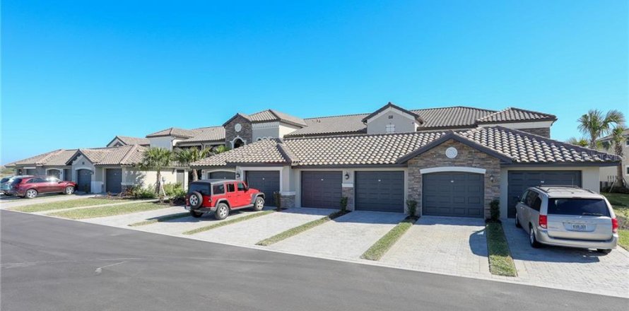 Condominio en Bradenton, Florida, 2 dormitorios № 212963
