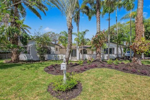 House in Palmetto Bay, Florida 4 bedrooms, 182.83 sq.m. № 2090701