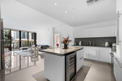 Condominio en alquiler en Miami, Florida, 2 dormitorios, 115.01 m2 № 2073605 - foto 2