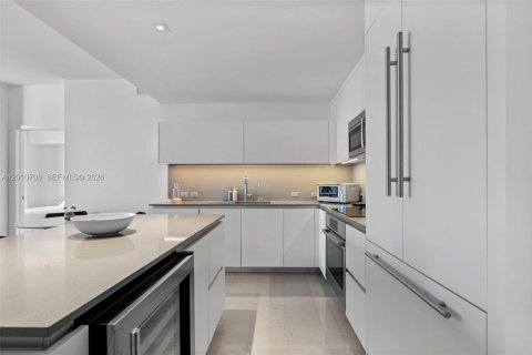 Condominio en alquiler en Miami, Florida, 2 dormitorios, 115.01 m2 № 2073605 - foto 7
