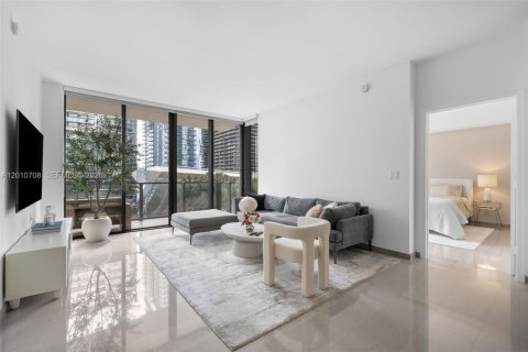 Condominio en alquiler en Miami, Florida, 2 dormitorios, 115.01 m2 № 2073605 - foto 10