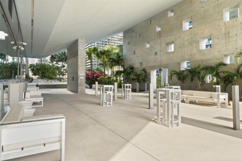 Condominio en alquiler en Miami, Florida, 2 dormitorios, 115.01 m2 № 2073605 - foto 30