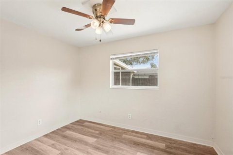 House in Apollo Beach, Florida 3 bedrooms, 97.45 sq.m. № 1681892 - photo 17