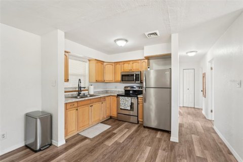 House in Apollo Beach, Florida 3 bedrooms, 97.45 sq.m. № 1681892 - photo 8