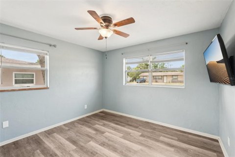 House in Apollo Beach, Florida 3 bedrooms, 97.45 sq.m. № 1681892 - photo 12