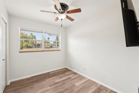 House in Apollo Beach, Florida 3 bedrooms, 97.45 sq.m. № 1681892 - photo 14