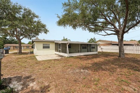 House in Apollo Beach, Florida 3 bedrooms, 97.45 sq.m. № 1681892 - photo 22