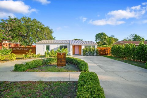 Villa ou maison à North Miami, Floride 5 chambres № 2068274