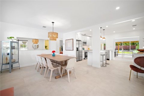 Villa ou maison à vendre à North Miami, Floride: 5 chambres № 2068274 - photo 9