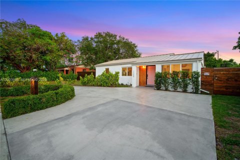 Villa ou maison à vendre à North Miami, Floride: 5 chambres № 2068274 - photo 6