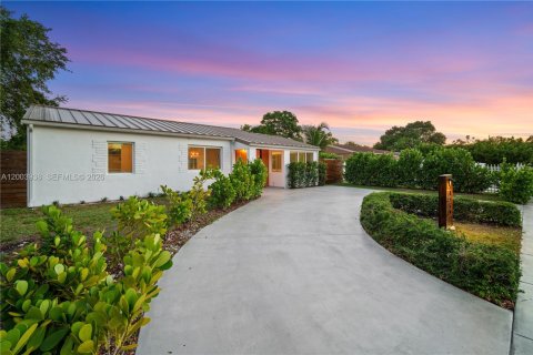 Villa ou maison à vendre à North Miami, Floride: 5 chambres № 2068274 - photo 8