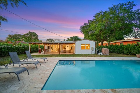 Villa ou maison à vendre à North Miami, Floride: 5 chambres № 2068274 - photo 4