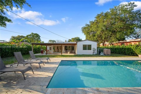 Villa ou maison à vendre à North Miami, Floride: 5 chambres № 2068274 - photo 3