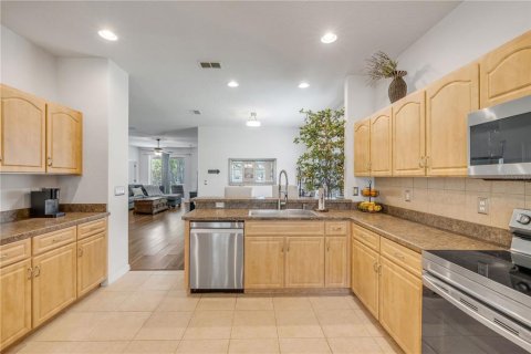 House in Port Orange, Florida 3 bedrooms, 142.88 sq.m. № 1791832 - photo 6