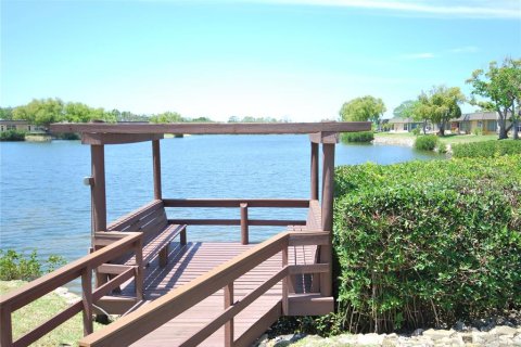 Condo in New Port Richey, Florida, 2 bedrooms № 2098089 - photo 24