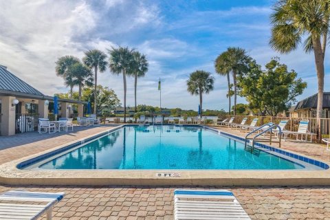 Condo in New Port Richey, Florida, 2 bedrooms № 2098089 - photo 22