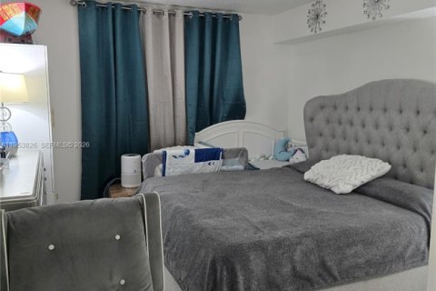 Copropriété à louer à Hialeah, Floride: 2 chambres, 83.98 m2 № 2007951 - photo 5