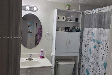Copropriété à louer à Hialeah, Floride: 2 chambres, 83.98 m2 № 2007951 - photo 2
