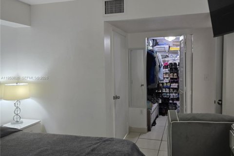 Copropriété à louer à Hialeah, Floride: 2 chambres, 83.98 m2 № 2007951 - photo 4