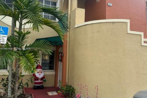 Condo à Hialeah, Floride, 2 chambres  № 2007951
