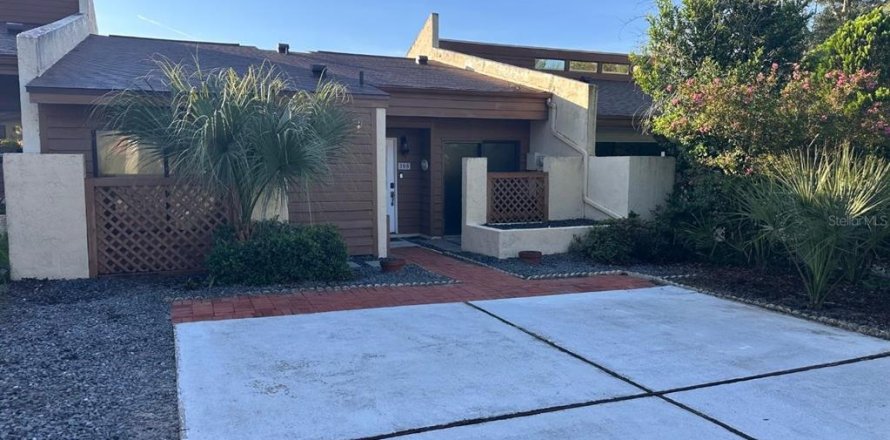 Adosado en Altamonte Springs, Florida 3 dormitorios, 122.82 m2 № 2302518