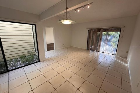 Adosado en venta en Altamonte Springs, Florida, 3 dormitorios, 122.82 m2 № 2302518 - foto 12