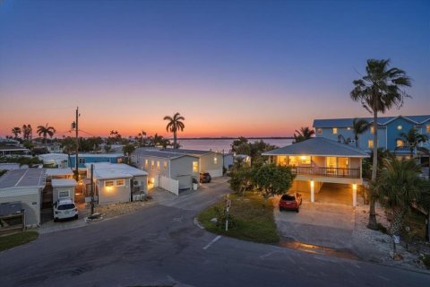 Commercial property in Bradenton Beach, Florida 6 bedrooms, 263.29 sq.m. № 2097327 - photo 6