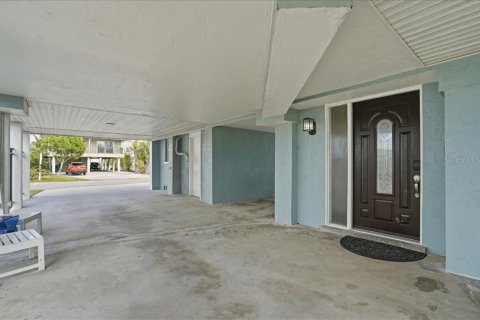 Commercial property in Bradenton Beach, Florida 6 bedrooms, 263.29 sq.m. № 2097327 - photo 8