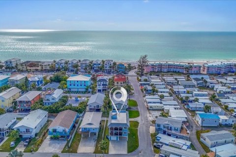 Commercial property in Bradenton Beach, Florida 6 bedrooms, 263.29 sq.m. № 2097327 - photo 7