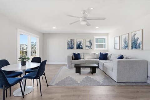 Commercial property in Bradenton Beach, Florida 6 bedrooms, 263.29 sq.m. № 2097327 - photo 14